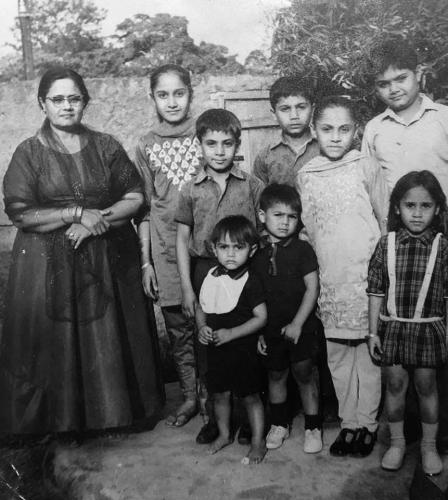 Zainab Suleman, Zulekha Mohammed, Yunus Suleman, Ayub Suleman, Shabina Suleman, Bashir Suleman, Zulfikar Suleman, Firoz Suleman and Nasreen Abdul